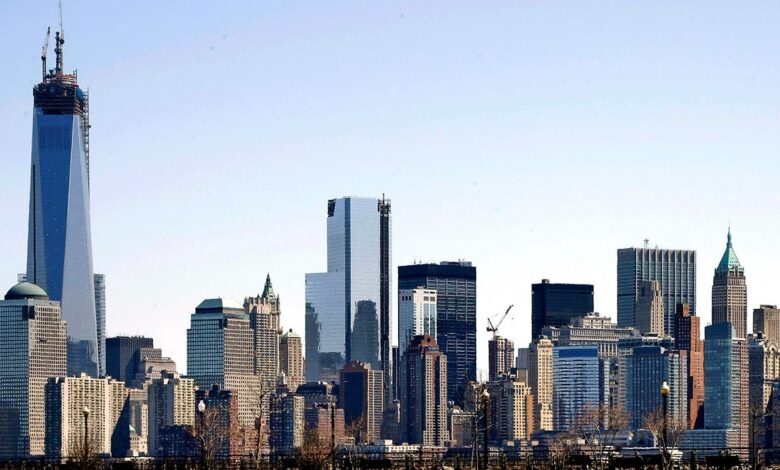 Economist reacts to high numbers of new yorkers fleeing to florida because of high state taxes