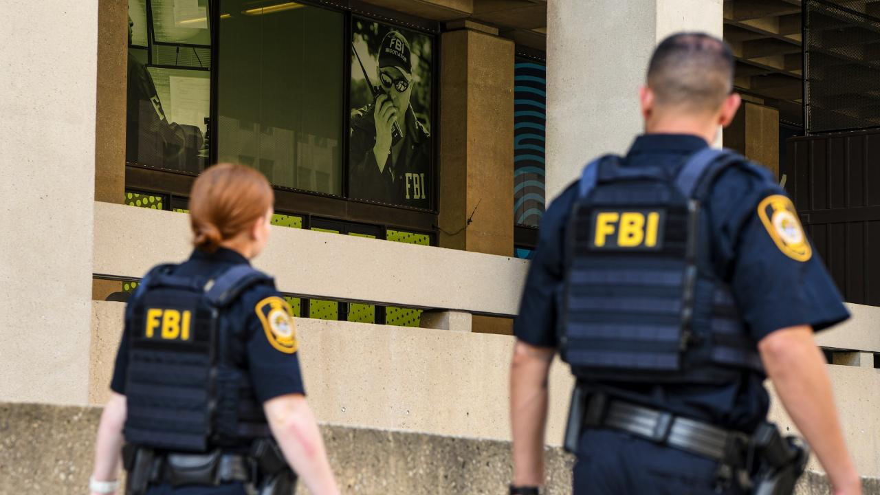 Constitutional law professor issues warning after fbi criticizes conspiracy theorists