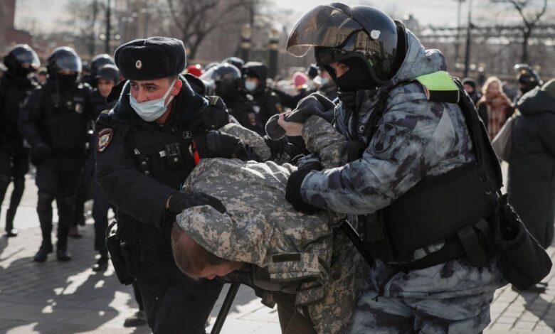 Thousands in russia border city protest arrest of governor in challenge to putin