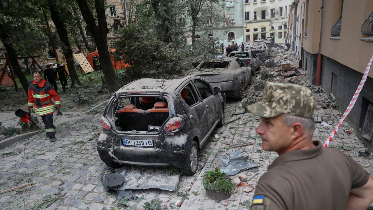 Missiles hit lviv in major air attack injuring 5 people ukrainian officials