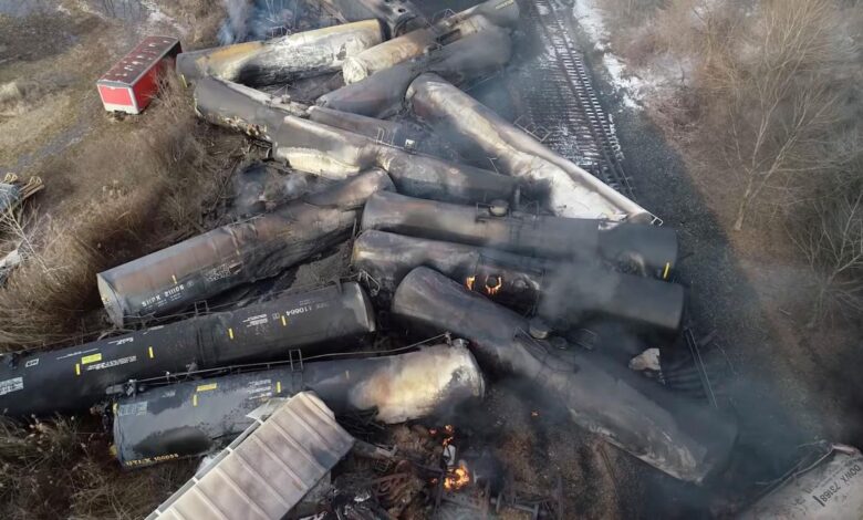 Trump delivers bottled water during visit to ohios toxic derailment site criticizes biden admins response