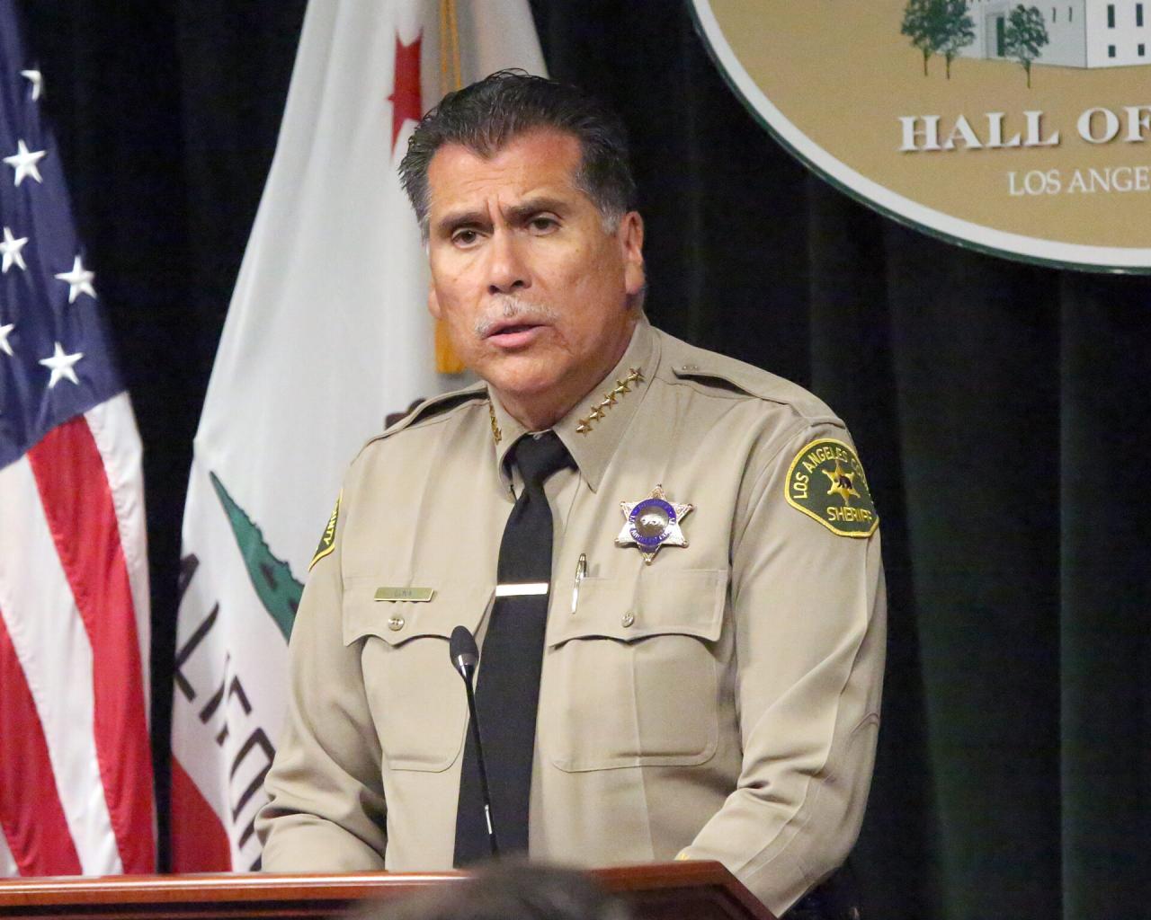 Wounded hero la county sheriffs deputy identified was librarian before joining police force