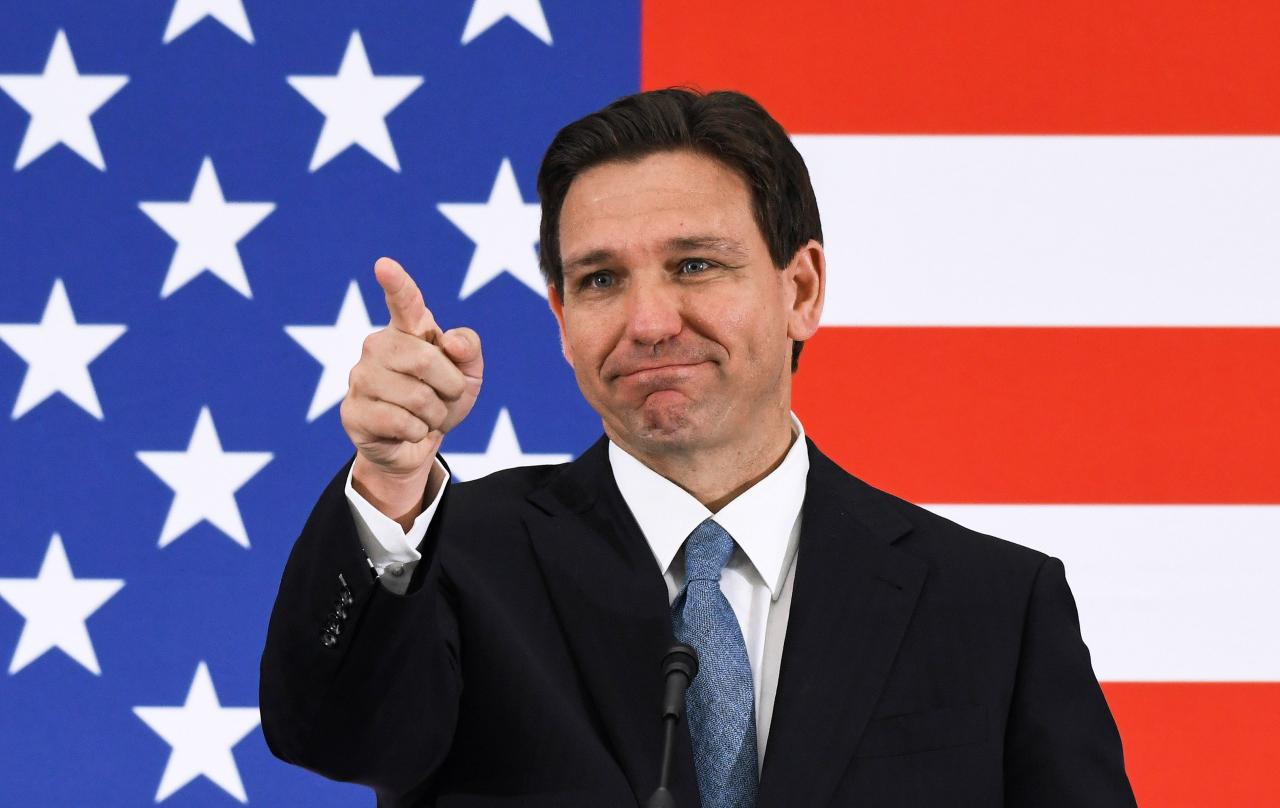 Desantis urges conservatives never to surrender to woke mob in fiery iowa speech