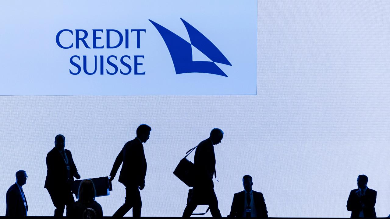 Clients pull out 120 billion from credit suisse as bank registers fourth quarter losses worst year since financial crisis