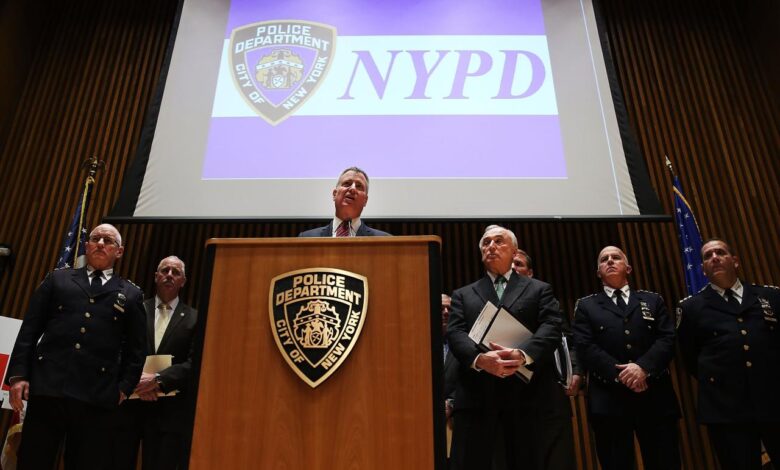 De blasio calls on cuomo to apologize to nypd as petty feud continues despite riots