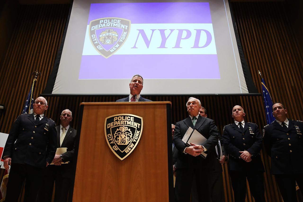 De blasio calls on cuomo to apologize to nypd as petty feud continues despite riots