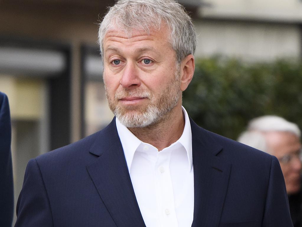 Russian billionaire roman abramovich 6 others hit with asset freezes travel bans