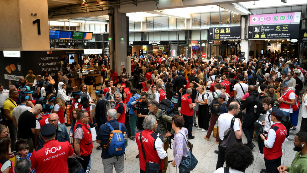 French high speed rail paralyzed in massive attack ahead of olympics