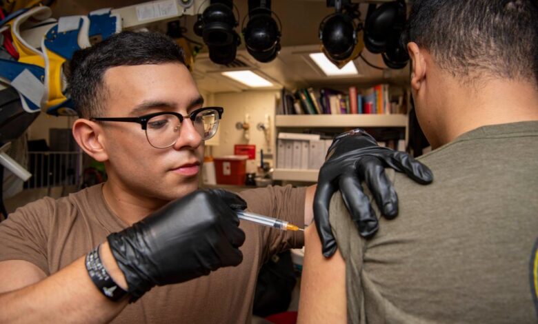 Us navy lifts covid 19 vaccine mandate for sailor deployment