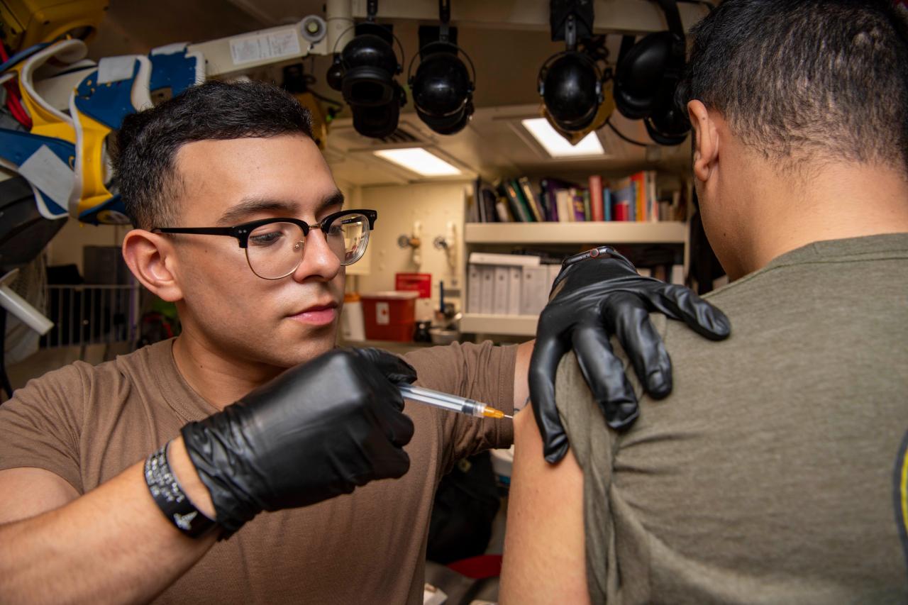 Us navy lifts covid 19 vaccine mandate for sailor deployment