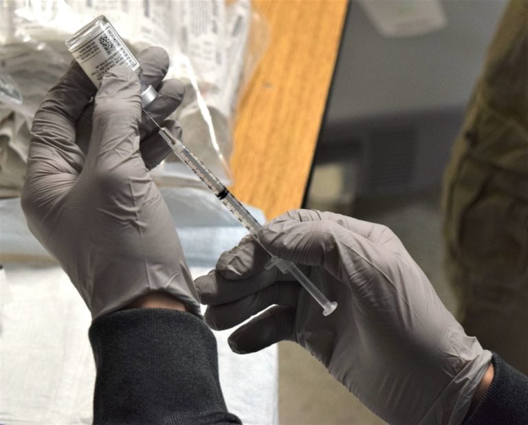 Us navy lifts covid 19 vaccine mandate for sailor deployment