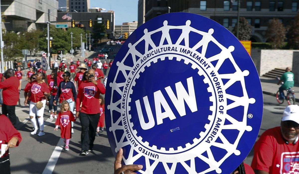 Uaw logo workers united auto transparent kindpng