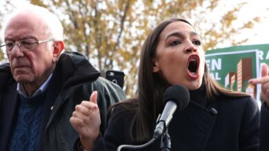 Ocasio cortez nominates sanders doesnt mention biden in dnc speech