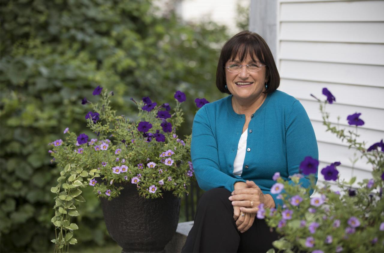 Democrat congresswoman annie kuster joins exodus will not seek reelection