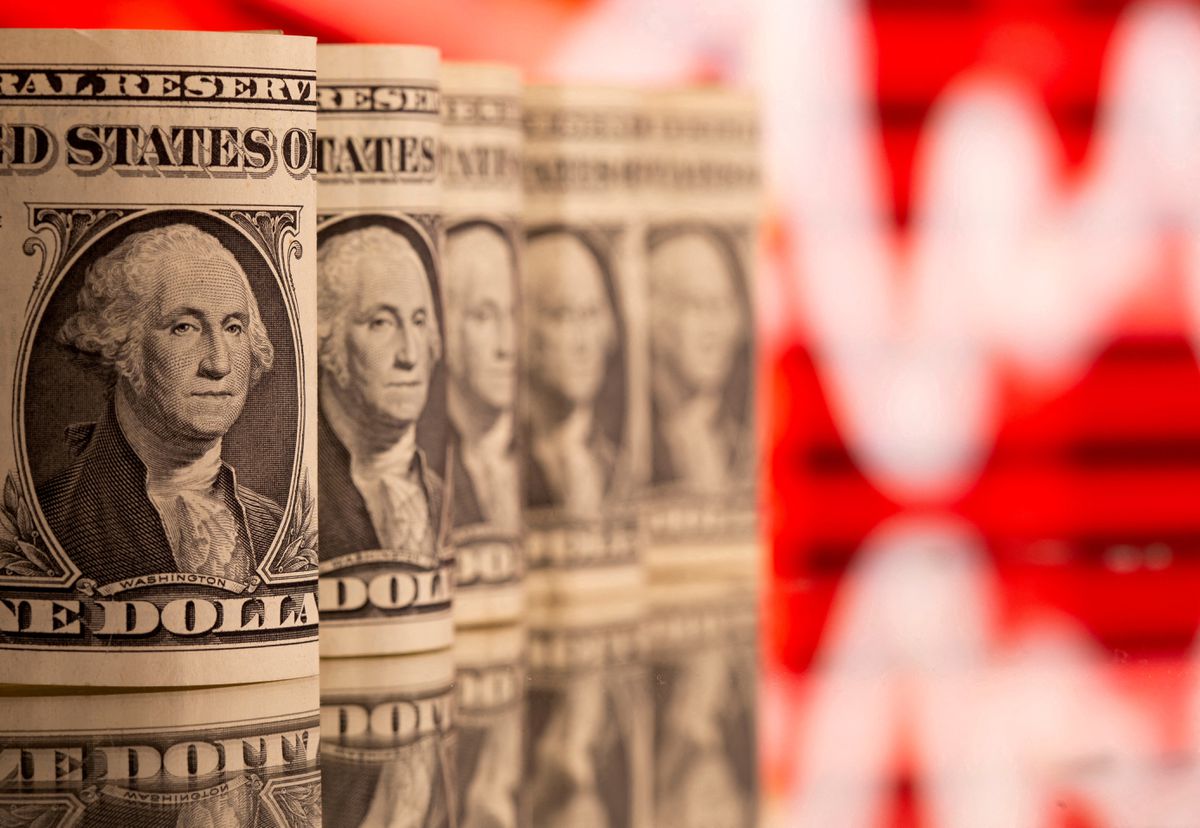 Dollar creeps up in subdued start to new year