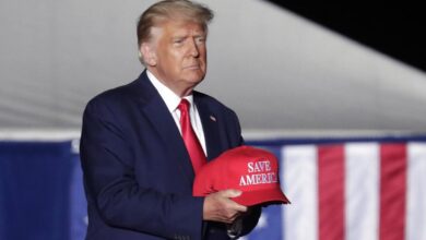 Trump holds arizona rally pushing maga message during dem debate