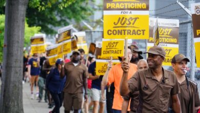 Ups and teamsters union agree to resume labor talks this week