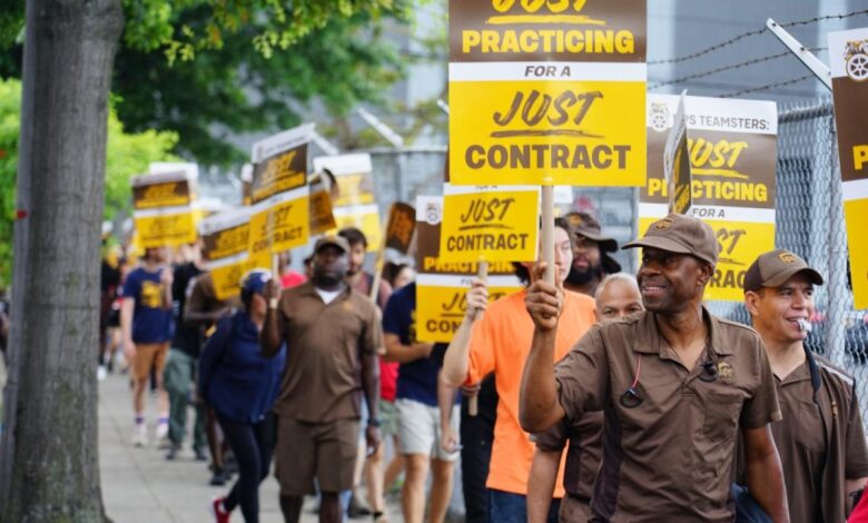 Ups and teamsters union agree to resume labor talks this week