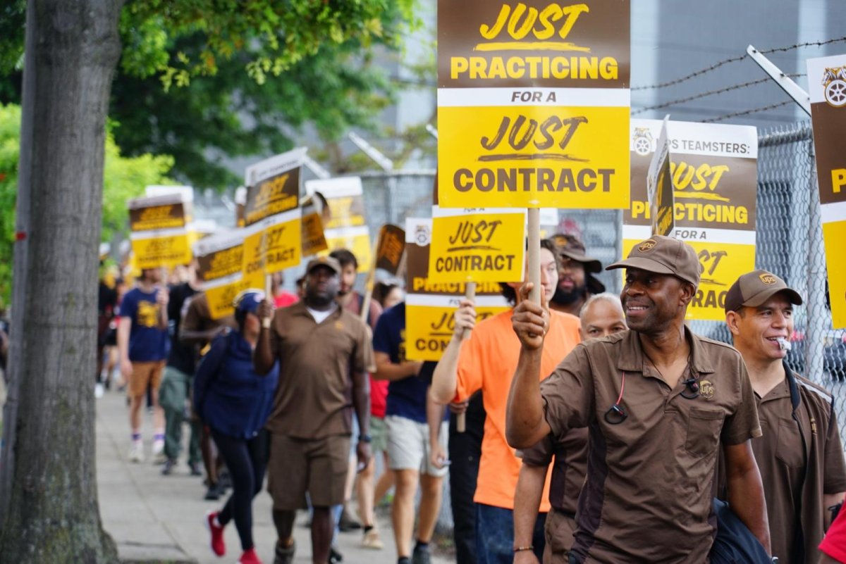 Ups and teamsters union agree to resume labor talks this week