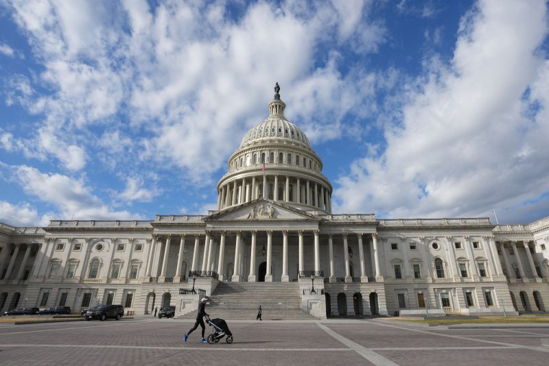 Sec chief warns government shutdown might affect financial markets