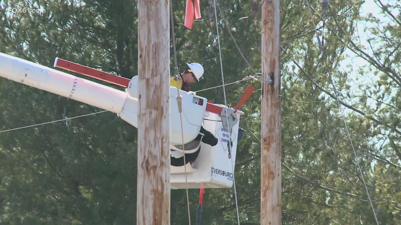 California avoids large blackouts from heat wave but shutoffs could come labor day over wildfire risk