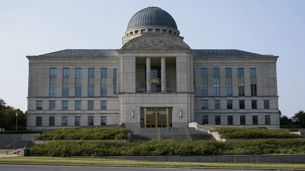 Iowa supreme court suspends license of lawyer for lying on clients immigration application