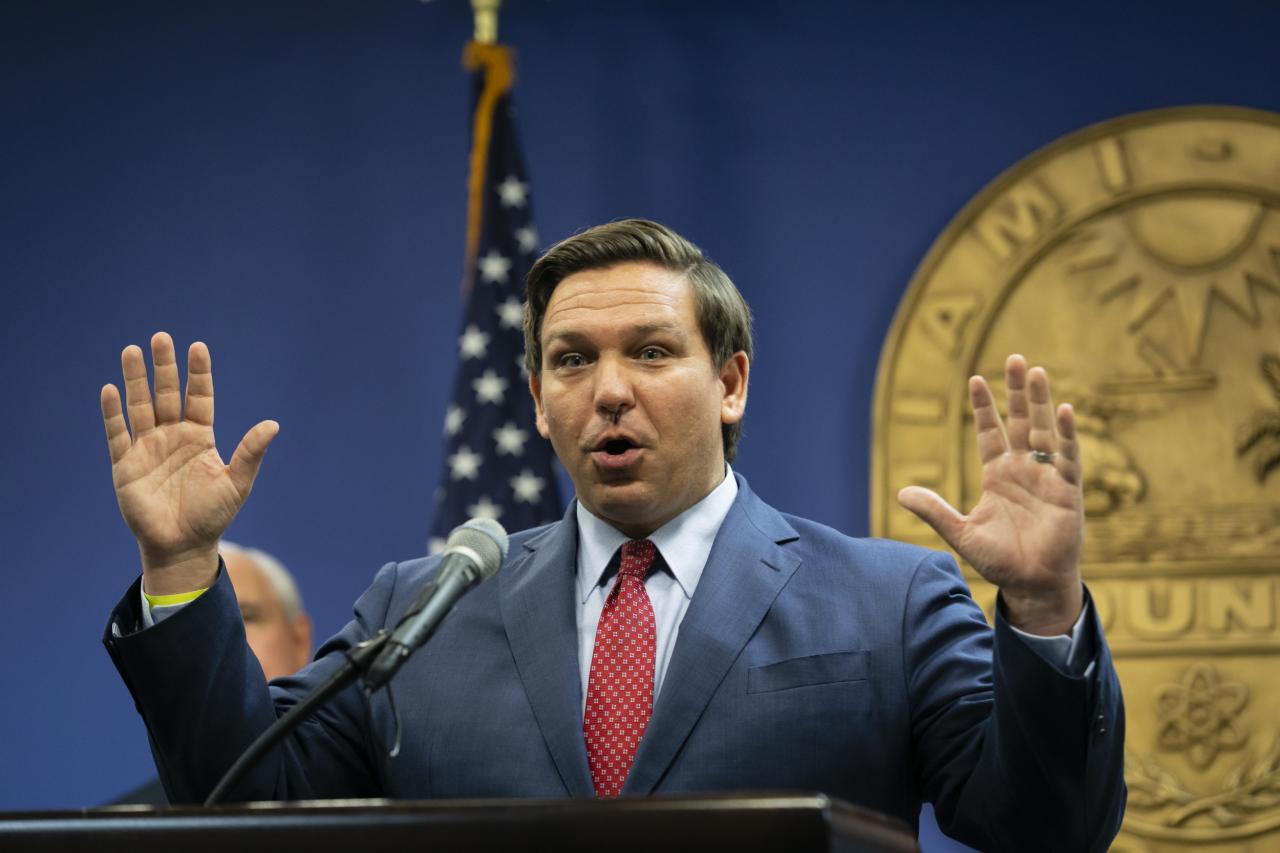 Florida sees 2 coronavirus cases desantis calls for public health emergency