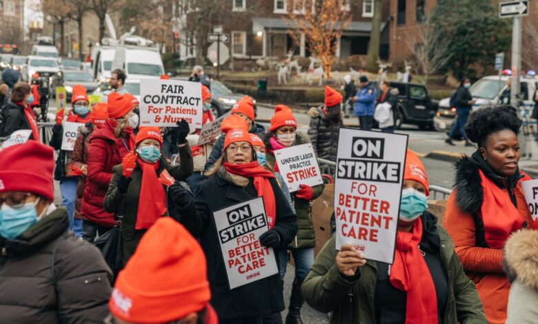 Thousands of nyc nurses officially on strike after negotiations collapse