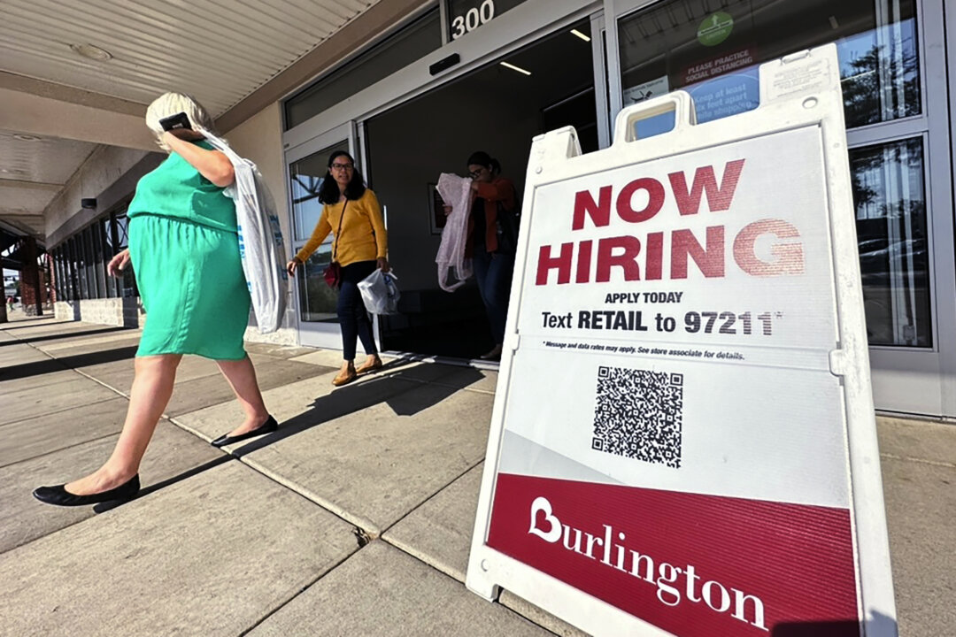 Us economy adds better than expected 275000 new jobs unemployment rate rises