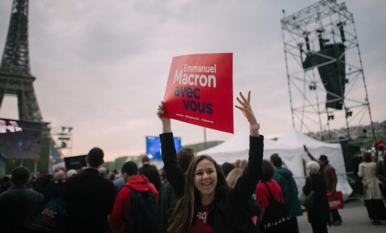 Frances high stakes election begins with high turnout