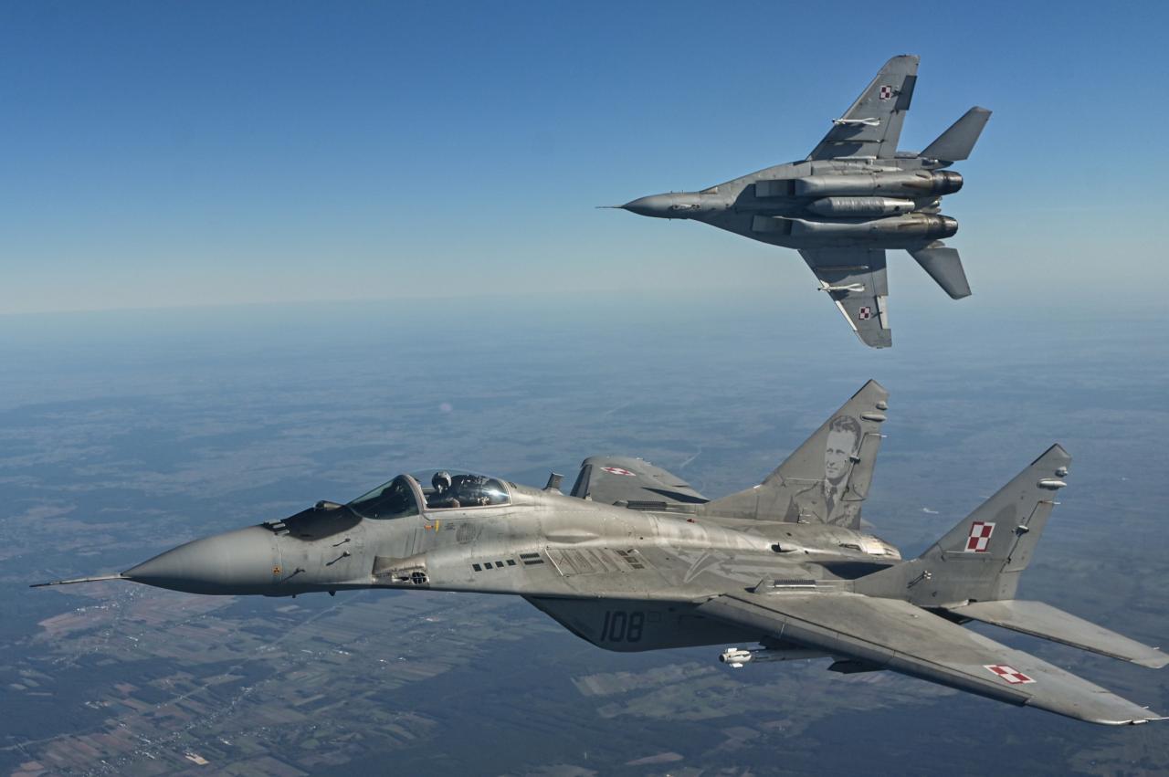 Us gives poland green light to send fighter jets to ukraine secretary of state