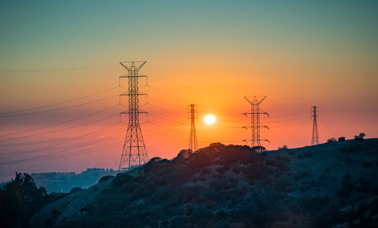 California avoids large blackouts from heat wave but shutoffs could come labor day over wildfire risk