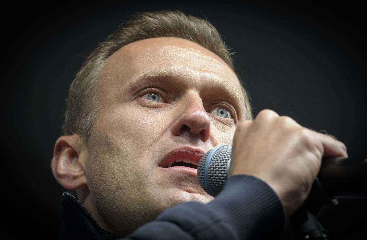 Poisoned kremlin critic alexei navalny out of coma and responsive german hospital