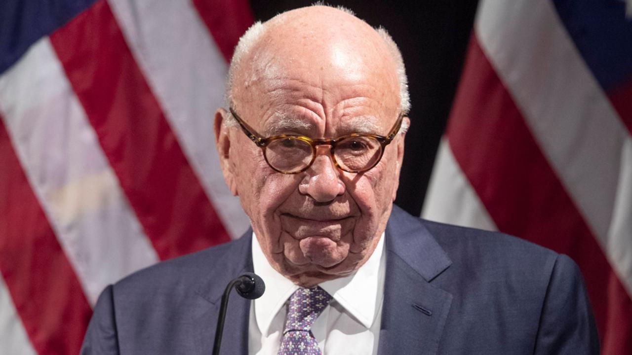 Rupert murdoch announces hes stepping down from fox