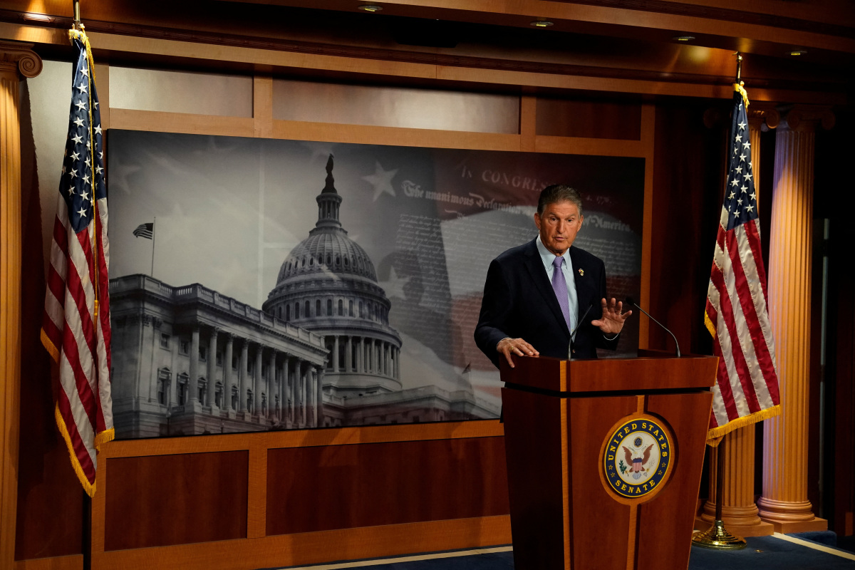 Manchin fumes as us buys 500000 barrels of russian oil a day amid ukraine war