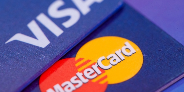 Federal judge blocks massive swipe fee settlement between visa and mastercard