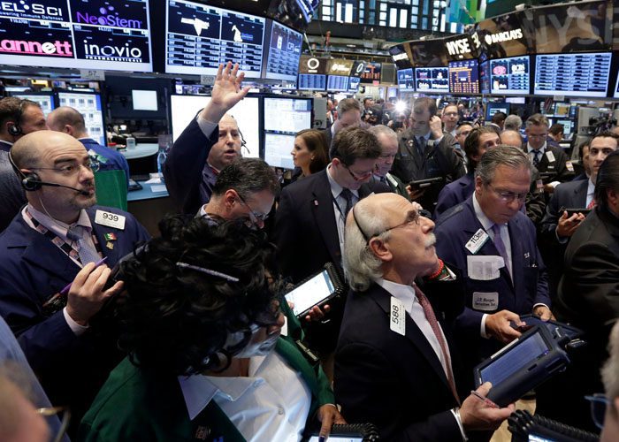 Trading floor exchange stock york nyse live wall street looking alamy