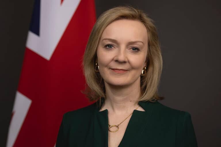 Liz truss officially becomes new uk prime minister