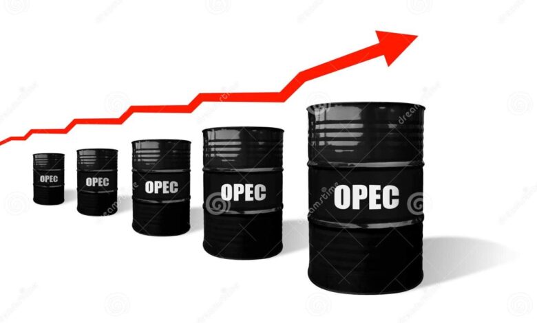 Opec agrees to sharply cut oil output in blow to biden