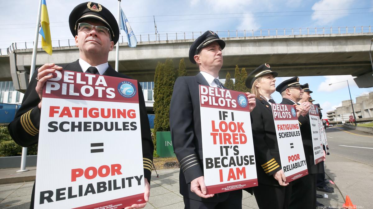 Delta pilots vote to strike for new contracts