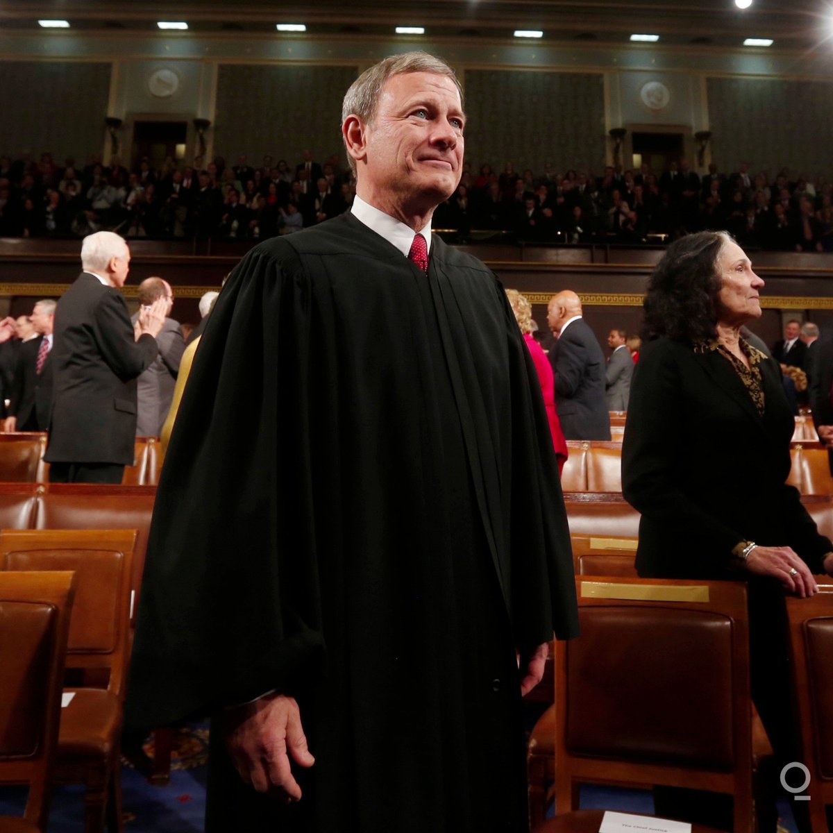 U s chief justice roberts pauses fight over trump tax returns
