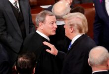 U s chief justice roberts pauses fight over trump tax returns