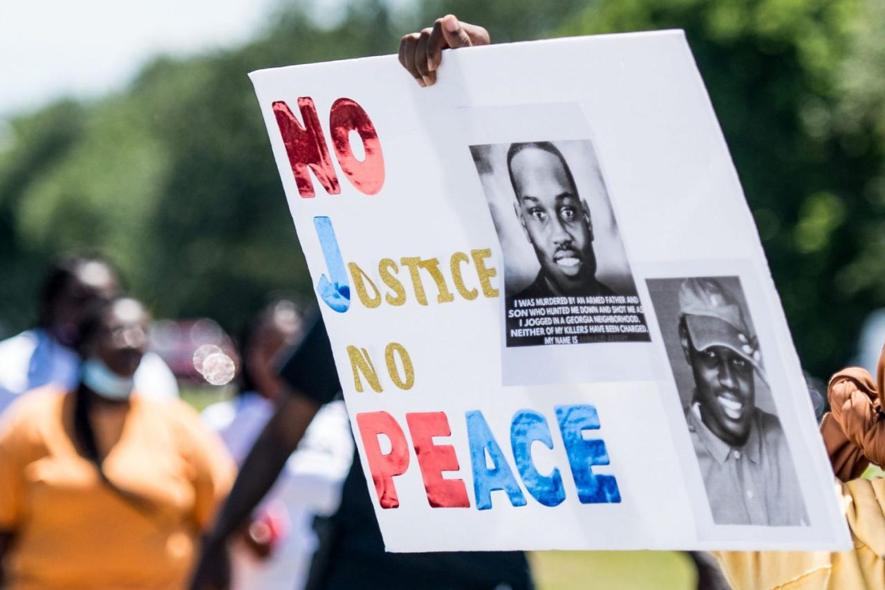 Conservative think tank report urges congressional investigation on black lives matter organizations